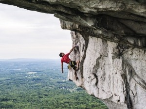 Escalada: dicas para manter as mãos hidratadas e saudáveis