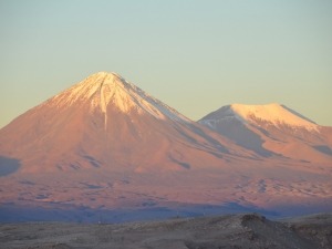 Lascar: o hiking por um vulcão ativo no Deserto do Atacama