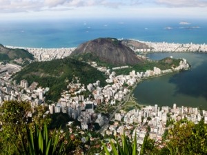 Projeto social leva escalada a comunidades cariocas