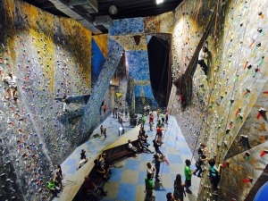 Casa de Pedra comemora 20 anos com escalada grátis