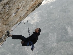 Escalador amputado encadena via 10b na Espanha