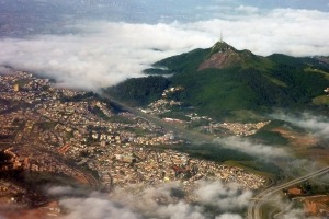 Pico_do_jaragua_aerial_2010