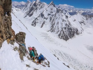 Vídeo mostra detalhes de Karina Oliani na conquista do K2