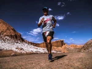 Vídeo mostra desafio de correr a Maratona do Atacama