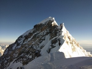 Entenda como é a preparação para escalar o Everest