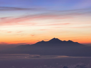 Monte Agung: conheça o trekking no vulcão mais alto de Bali